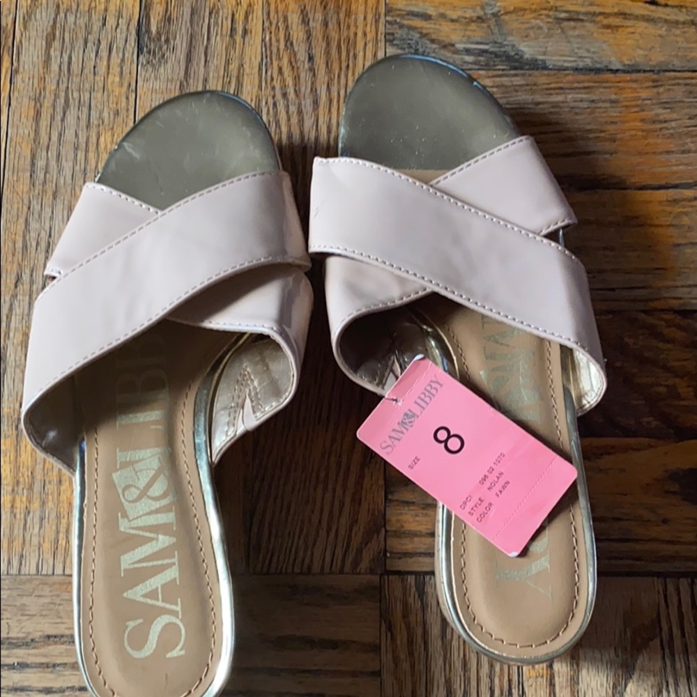 SAM & LIBBY WOMEN’S SLIDE ON WEDGE.